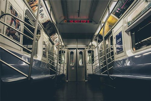 梦见乘坐地铁是什么意思梦到乘坐地铁好不好(梦到搭地铁)