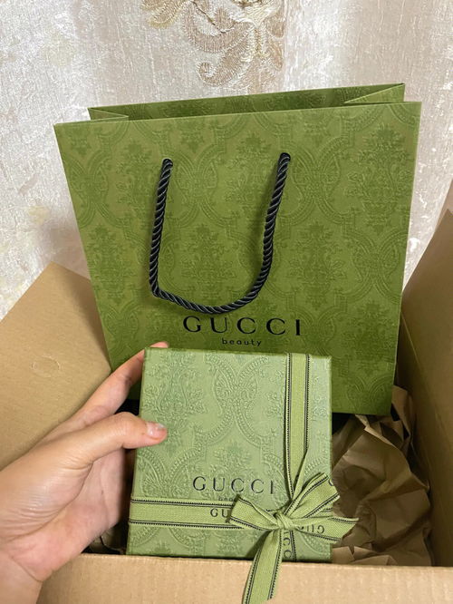 Gucci口红 官网开箱送女友送闺蜜礼物 