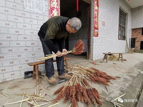 实拍衡东乡下老爷爷扎高粱扫把......