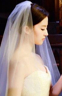 32岁刘亦菲穿上婚纱的样子可真美