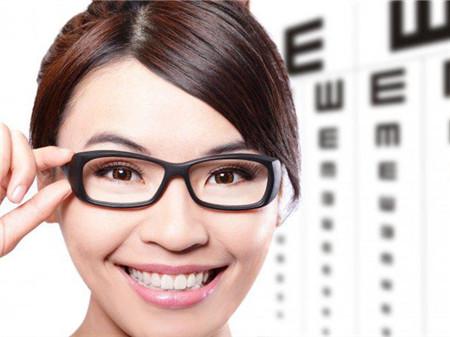 矫正视力是什么意思(高考检查视力有一个矫正视力是什么意思)