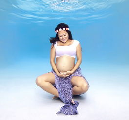 美摄影师拍摄唯美孕妇水下写真照 