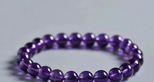 紫色水晶的功效是什么,佩戴紫水晶能带来什么样的好处