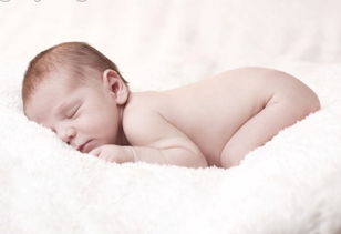 原创新婴儿睡姿很重要，那么保持什么样的姿势，才能有利于宝宝发育？
