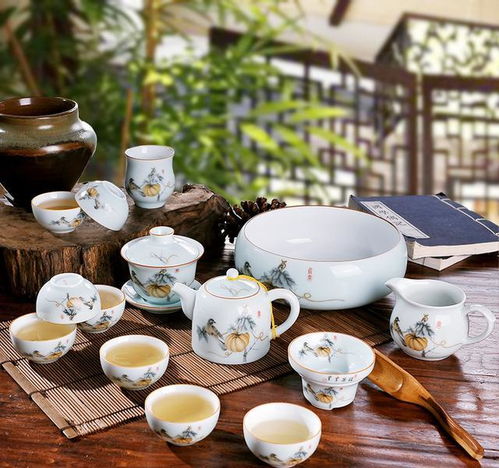 喝茶当然少不了一套高雅茶具,美观大方又实用,享受品茶乐趣