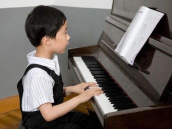儿童学习钢琴，儿童学钢琴的好处,都有哪些