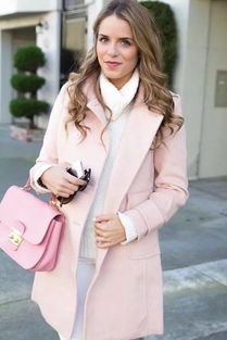 中年少女 必备的粉色大衣这么穿才好看 
