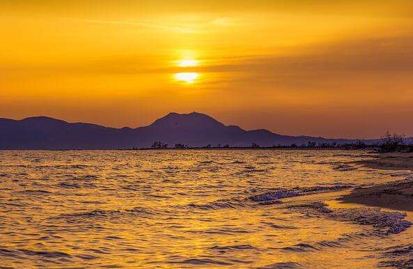 夕阳西下的唯美句子大全 夕阳无限好只是近黄昏