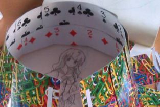 如何用扑克牌做帽子 