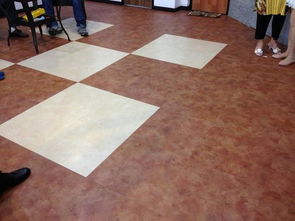 地板现在流行做这种新材料,不要在纠结怎么做了,抛开瓷砖