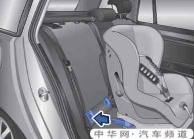 宝来汽车安全座椅接口在哪个位置
