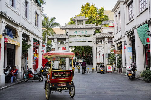 广东潮州一条街,竟建了23座牌坊,并成为一道独特的风景线