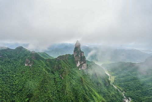 巍峨山峰之中的仙境般的旅游胜地,这个浙江好地方,等你来