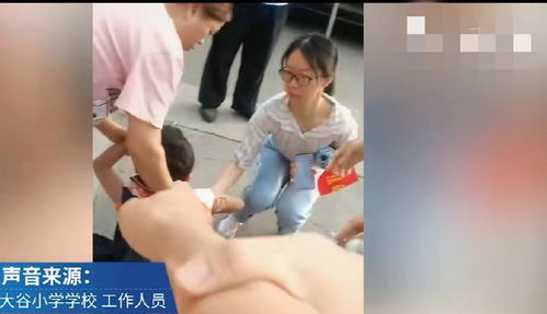 为什么男生喜欢掐女生肚子上的肉(为什么男生都很喜欢掐女生后脖子)