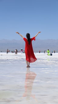 去青海旅游,穿什么样子颜色的衣服拍照比较好看 