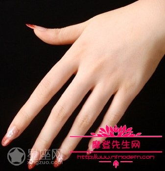 手指越是细长的女人命运如何,这样做你的手指也能轻松变细长 