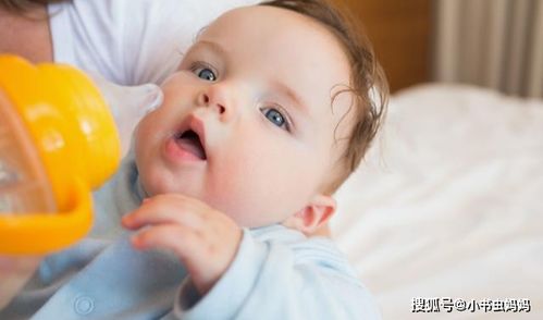 宝宝吐奶怎么回事，小孩吃完奶老是吐奶怎么回事