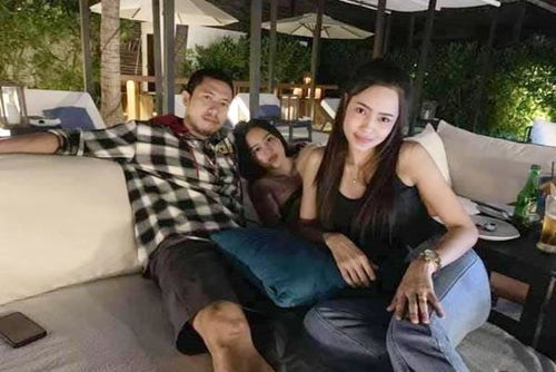 泰国男子与2名年轻漂亮的女子结婚,如今生活幸福网友直呼很羡慕