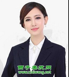 银行女职员发型怎么弄 利落盘发清新又大方 