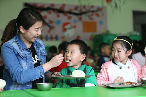 孩子在上幼儿园期间，是固定在一所幼儿园上学好还是多换几个幼儿园上学好有什么建议吗