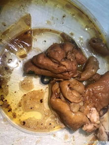 重庆鸡公煲被曝吃出头发和虫子 还自称是6年老店