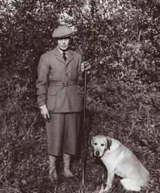 92岁英国女王一生喜爱柯基犬,7岁就得到第一只柯基取名杜基