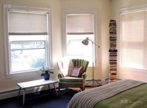 迷你可爱小窗台也能挤出阳光读书角 