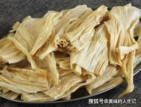 泡腐竹时,别直接放在水里就泡,饭店用1个方法,简单快速还劲道