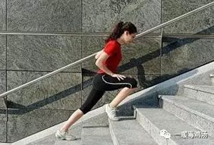 爬楼梯过程膝盖承重是体重的5倍,你还认为爬楼梯是减肥运动 