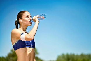 跑步前可以喝水吗(早上跑步前可以喝水吗)