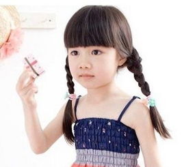 四岁小女孩蘑菇头扎头发发型 小孩长发蘑菇头发型 发型师姐 