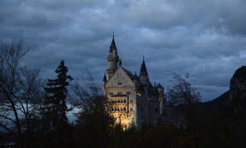 这座童话般的城堡有360个房间,每吸引百万游客
