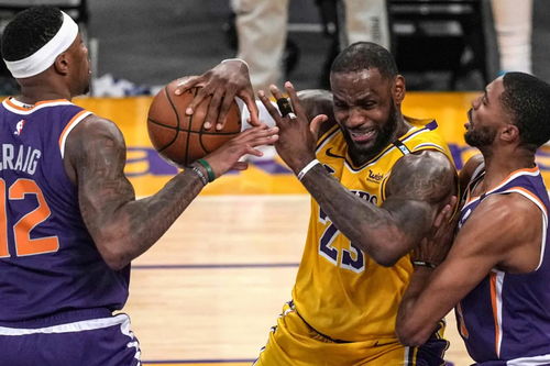 布克和詹姆斯生涯交手〖盘点一下NBA有哪些单场拿下60多分的现役球员 〗