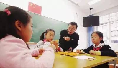 学生在学校打牌会有什么影响嘛（在学校打牌违法吗） 第1张