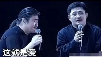 刘欢亲弟和李谷一同台 鼻子和刘欢一个样,曾为 父母爱情 写歌