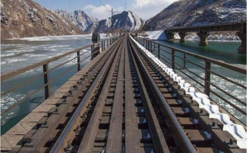 中国正在修建一条铁路 干线 ,经过浙江 福建,全程设15站