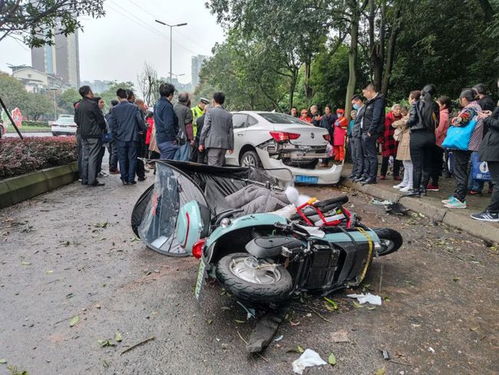 警惕 乐山长青路发生一起车祸,3人受伤,幸好没有生命危险