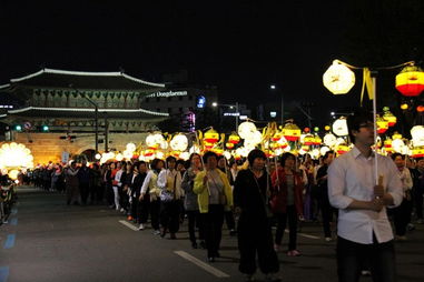 韩国燃灯节游行为 岁月 号客轮遇难者祈福 