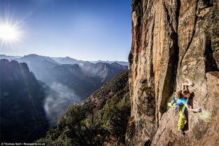 33岁女教师徒手征服300米悬崖 组图 