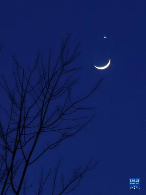 月返月亮金星,在北京出现新月抱旧月和金星合月的天象，你觉得美吗？
