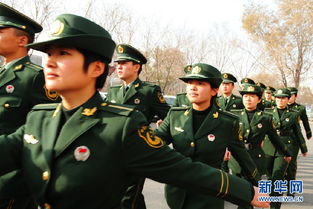 增强力量 大批男女大学生加入新疆武警部队