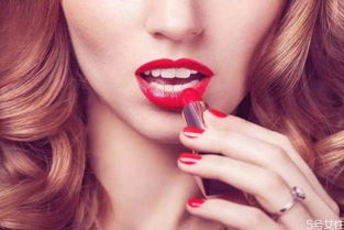 口红适合什么时候使用 怎么看你适合涂口红还是唇釉