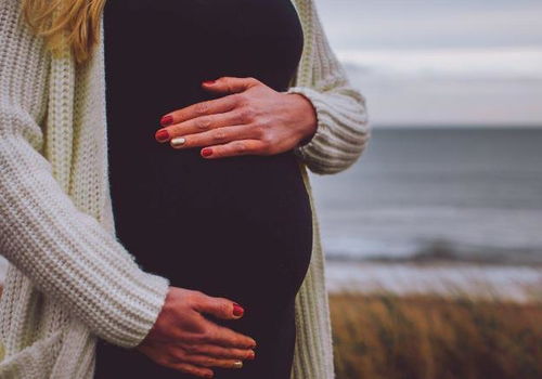原创孕期内裤上，出现这几种异常，暗示胎儿的情况，孕妈们要引起重视